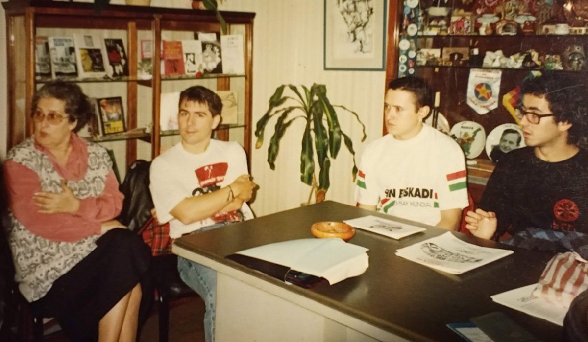 Bonafini, Kaki Arkarazo, Fermin Muguruza eta Mikel Abrego, Buenos Airesen, 1994. urtean. JULEN ARREGI