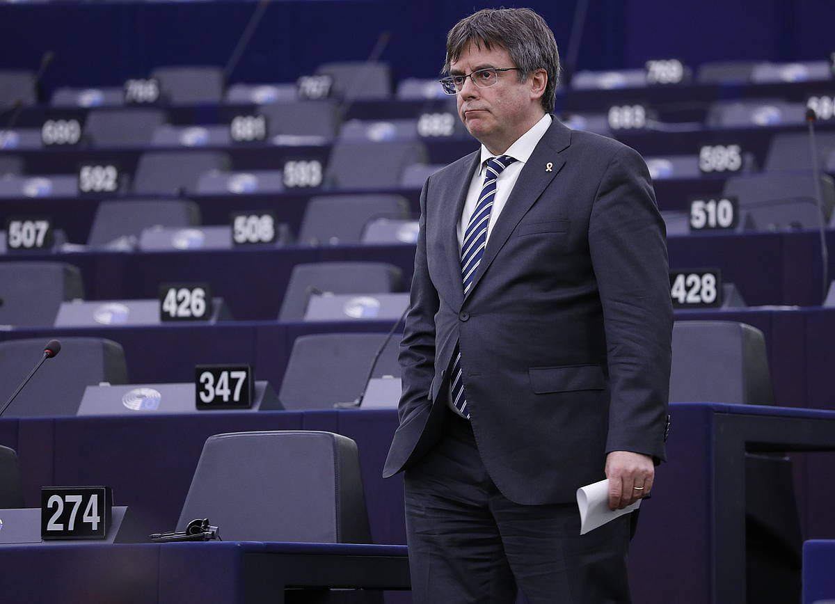 Carles Puigdemont Generalitateko presidente ohia eta eurodiputatua, Europako Parlamentuan, Bruselan. JULIEN WARNAND / EFE