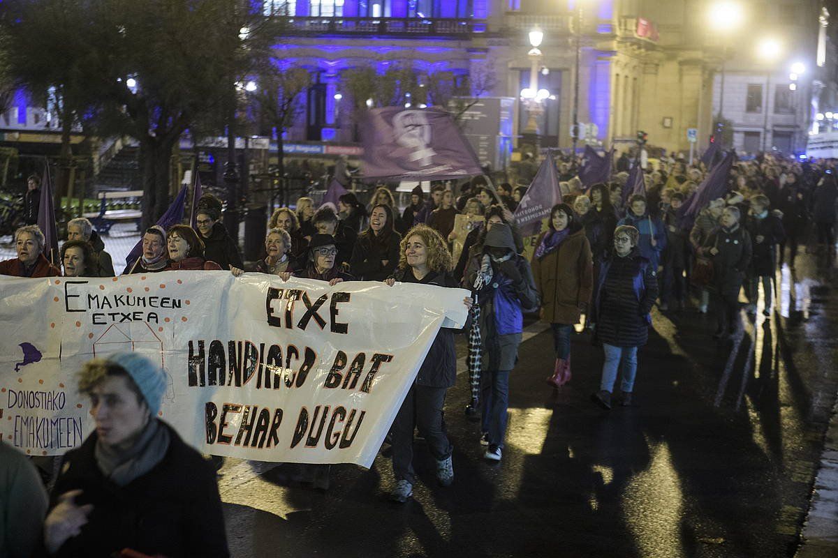 Euskal Herriko Mugimendu Feministak Donostian eginiko manifestazioa. JON URBE / FOKU