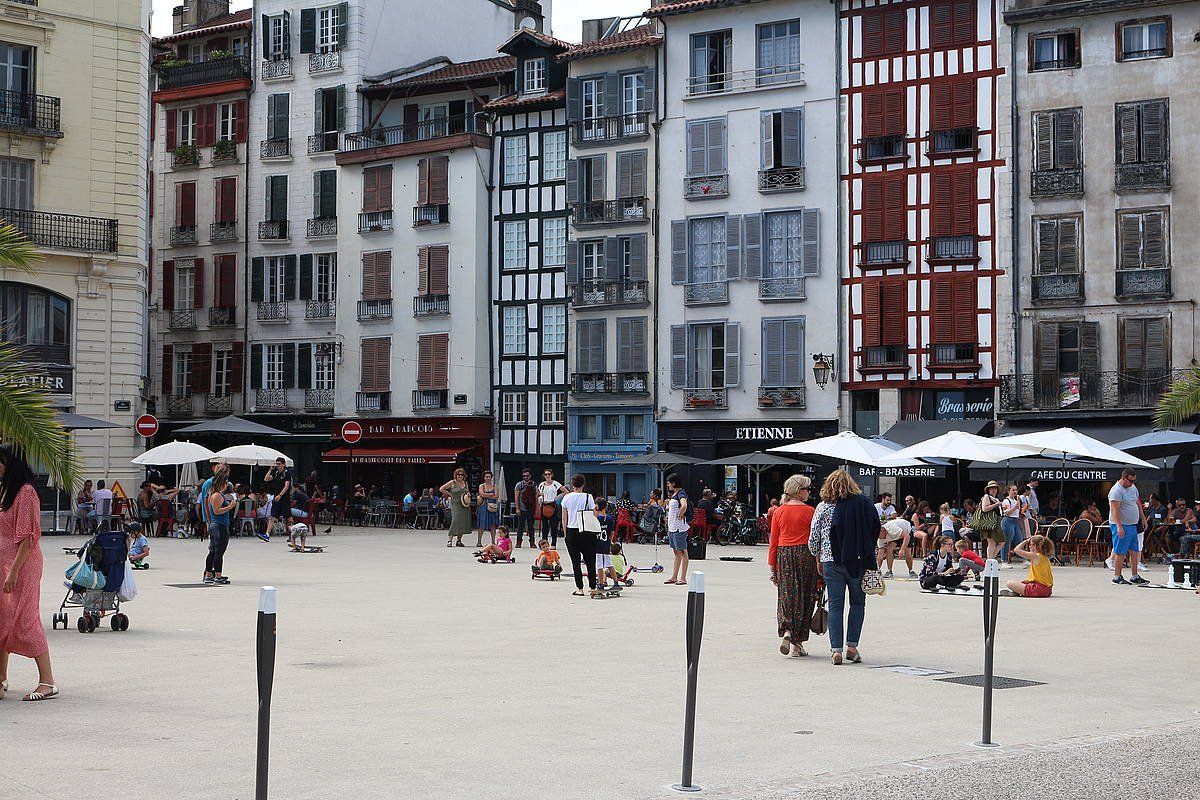 Baionako Merkatu plaza. BERRIA