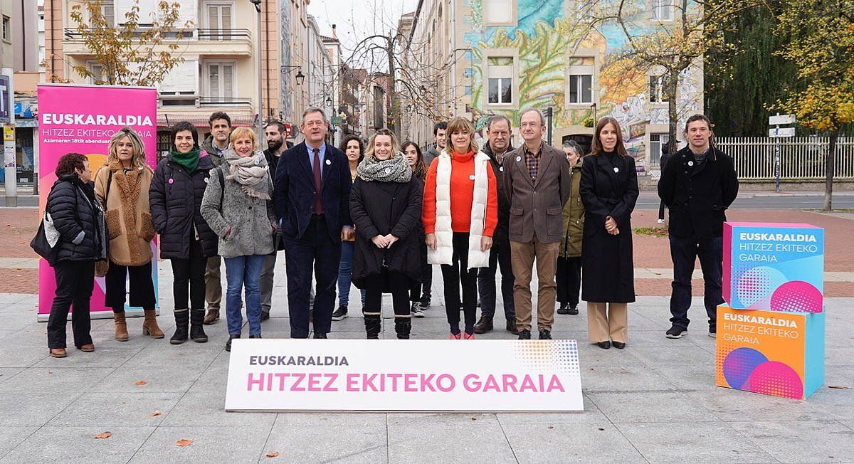 Euskaraldiaren balorazioa egiteko agerraldia, gaur, Gasteizen. RAUL BOGAJO / FOKU