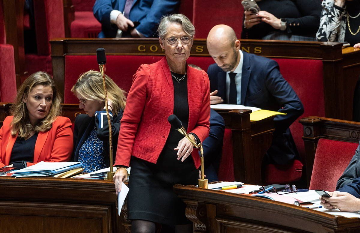 Elisabeth Borne Frantziako lehen ministroa, Asanblean. CHRISTOPHE PETIT TESSON / EFE