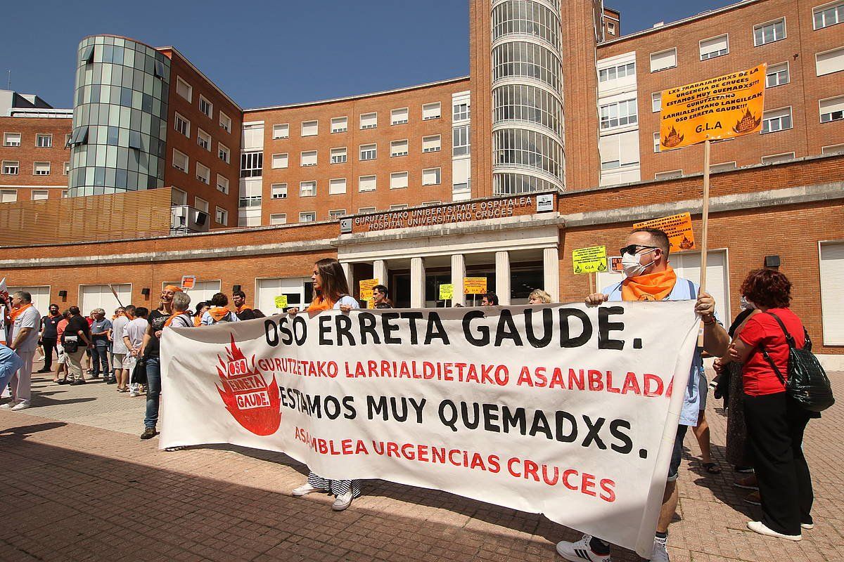 Gurutzeako larrialdietako langileen protesta bat. SKAR MATXIN EDESA / FOKU