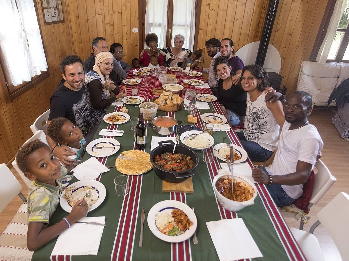 Bizilagunak egitasmoko bazkari bat, Araban. QUINTAS FOTOGRAFOS