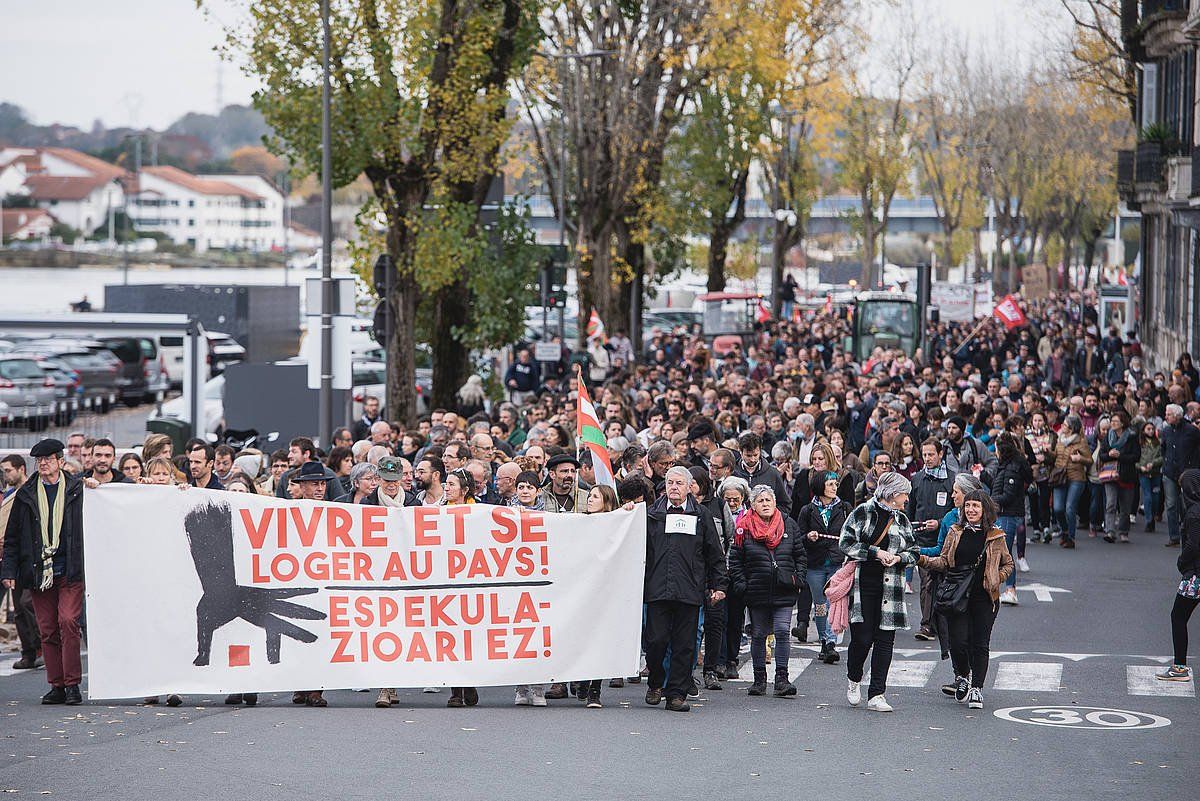 2021ko etxebizitza eskubidearen aldeko manifestazioa. GUILLAUME FAUVEAU