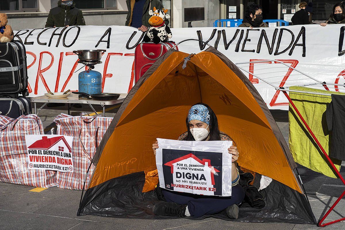 Berri Otxoak eta Argitan taldeek urtarrilean egindako protesta, Barakaldon (Bizkaia). MONIKA DEL VALLE / FOKU