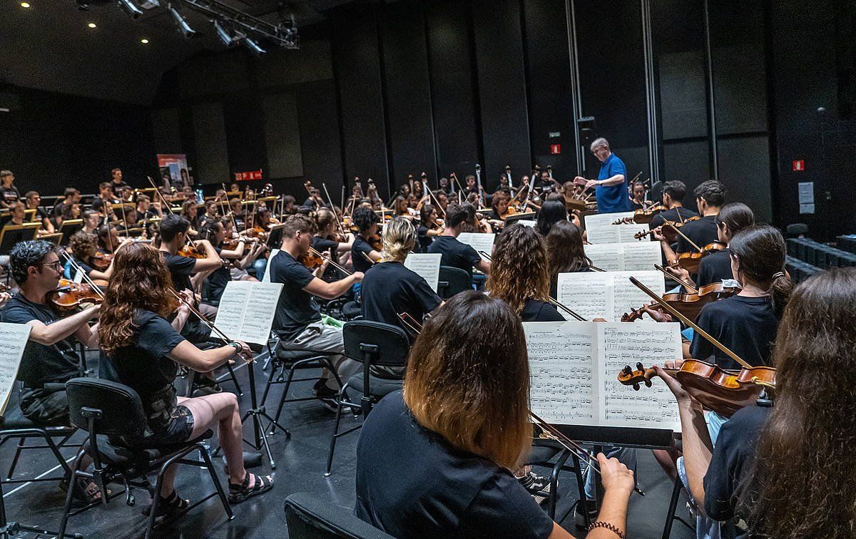 Euskal Herriko Gazte Orkestraren entsegu bat, artxiboko irudian. ANDONI CANEADA / FOKU