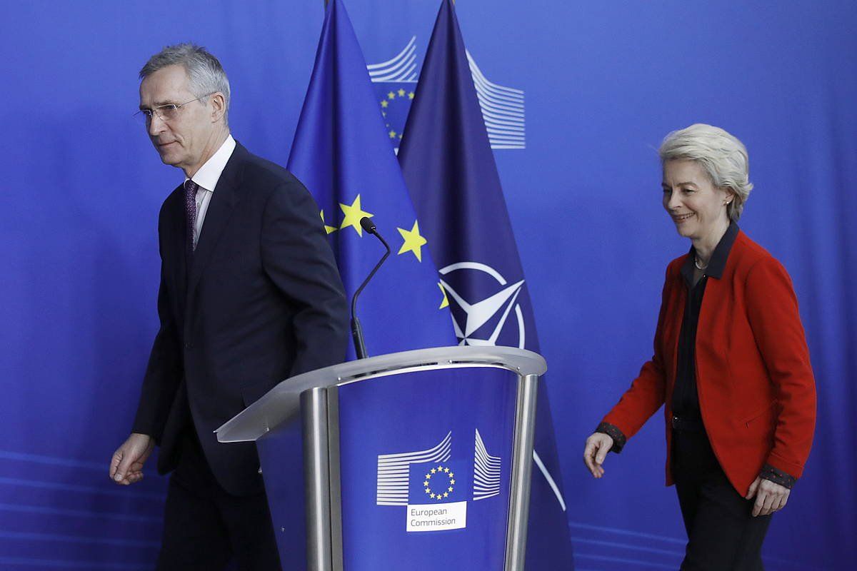 Stoltenberg eta Von der Leyen, gaur, Bruselan. EFE