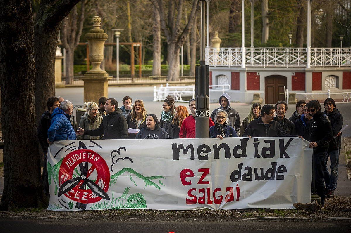 Parke eolikoen aurkako protesta Gasteizen. JAIZKI FONTANEDA / FOKU