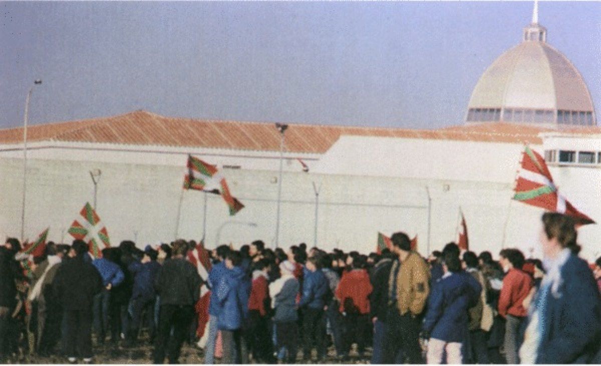 Herrera de La Manchako espetxera eginiko martxa, 1984an. Orduan izan ziren lehenengo martxak. BERRIA