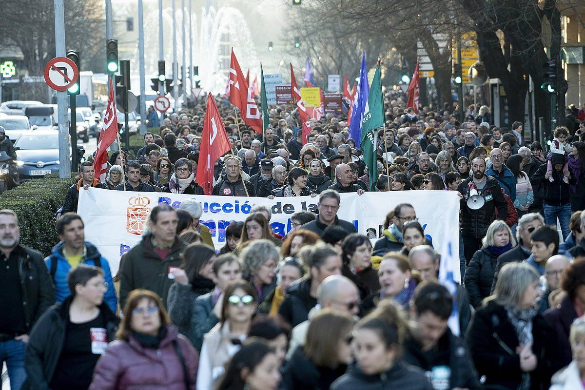 LAB, ELA, UGT eta CCOO sindikatuek otsailaren 15ean Iruñean eginiko manifestazioa. IñIGO URIZ / FOKU