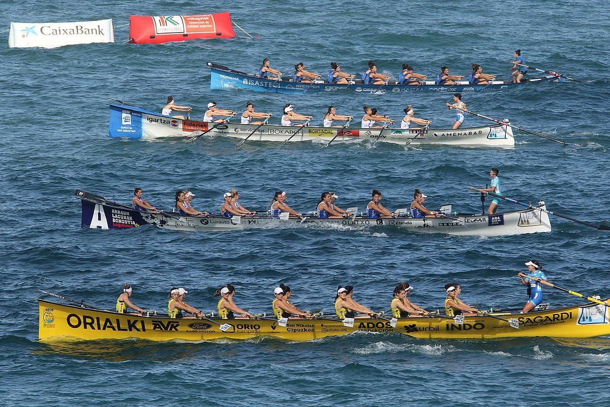 Aurreko denboraldiko Zarauzko estropadako lehen jardunaldiko irteera. OSKAR MATXIN EDESA / FOKU