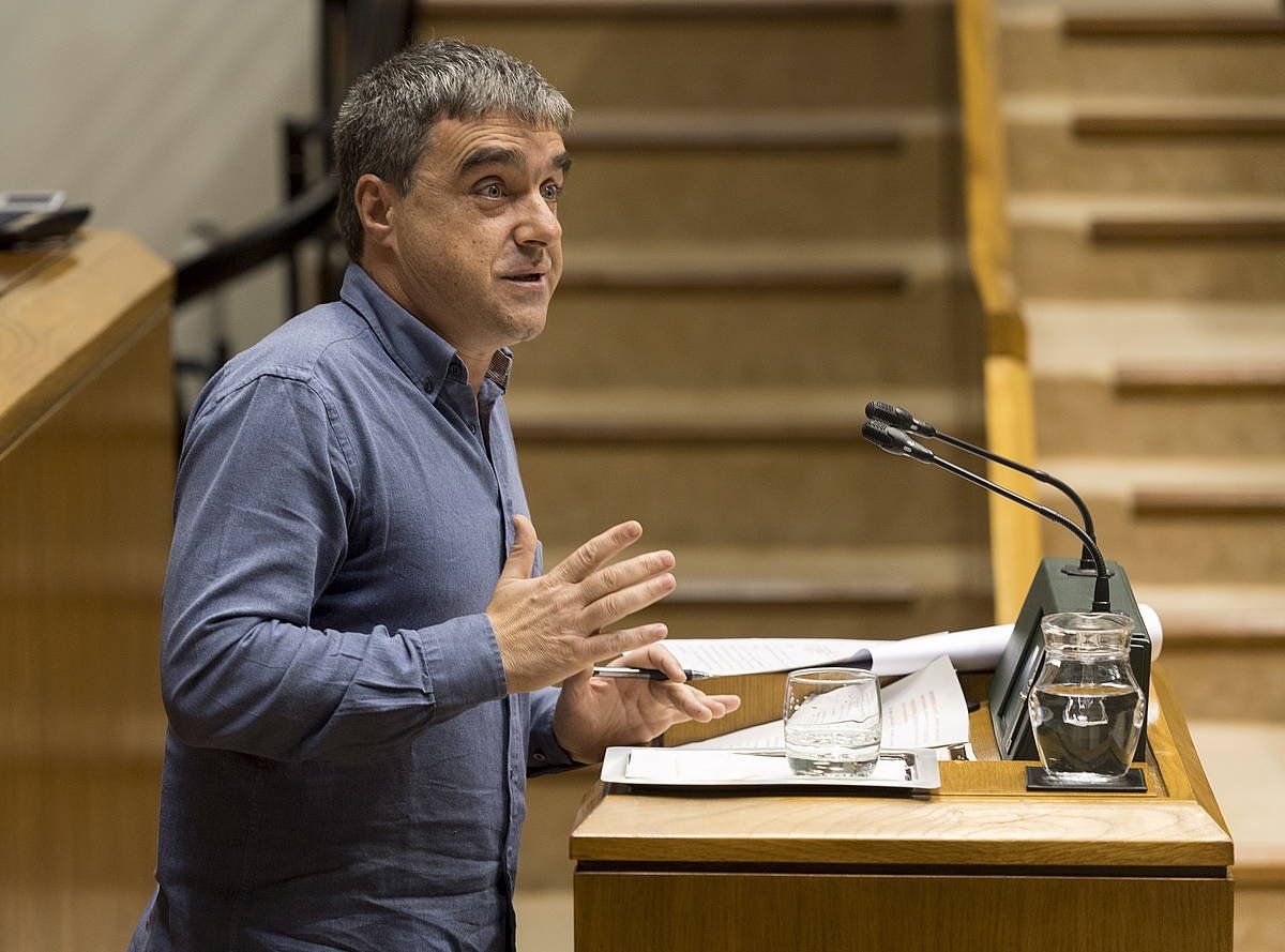 Mikel Otero EH Bilduko legebiltzarkidea, artxiboko argazki batean. JUANAN RUIZ/FOKU