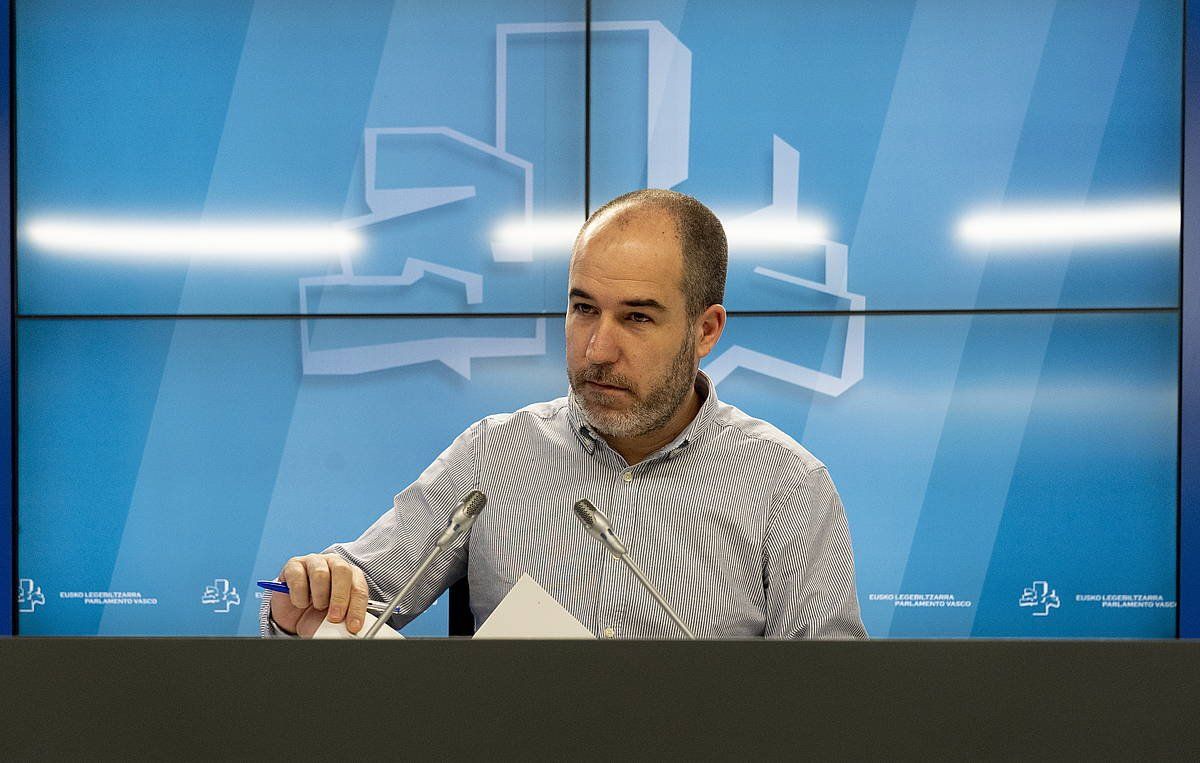 Josu Estarrona EH Bilduko lebiltzarkidea. RAUL BOGAJO / FOKU