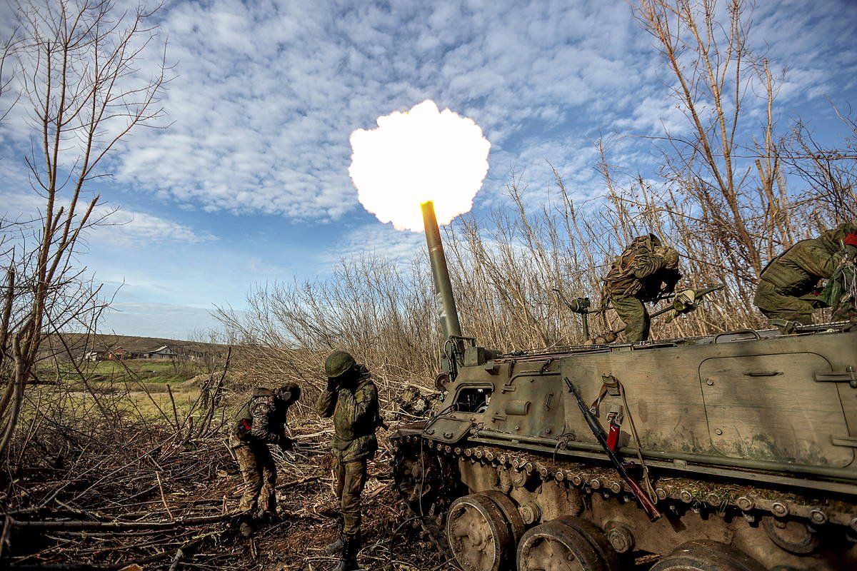 Donetsk Herri Errepublikako indarrak, Bakhmut hiritik gertu, Donbassen. ALESSANDRO GUERRA / EFE