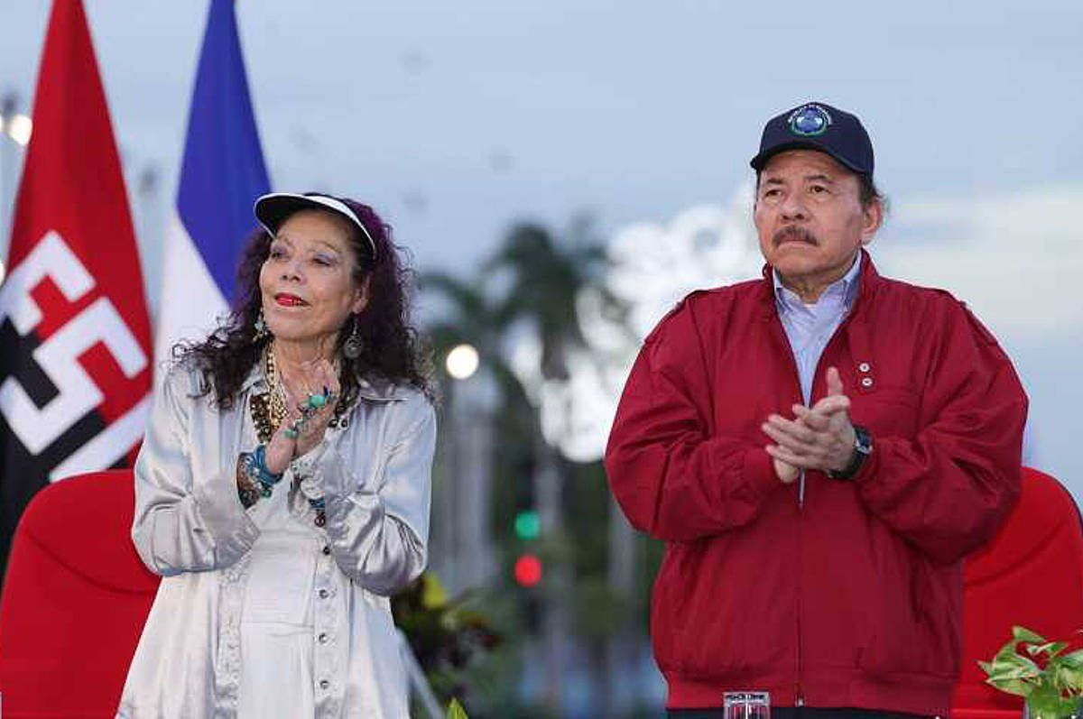 Nkaraguako presidenteordea Rosario Murillo eta Daniel Ortega presidentea, Managuan, artxiboko argazki batean. CESAR PEREZ, EFE