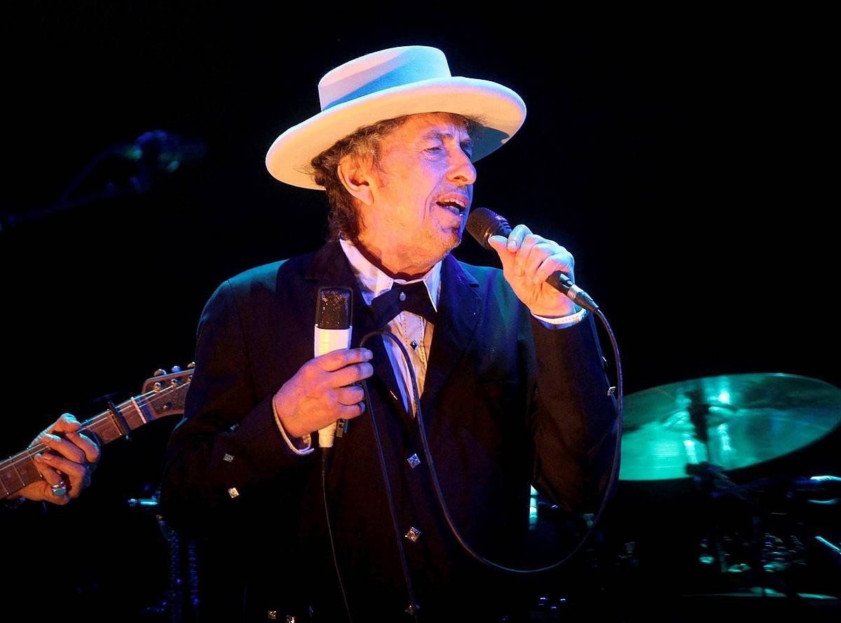 Bob Dylan, 2012. urtean, Benicassimen (Herrialde Katalanak) emandako kontzertu batean. DOMENECH CASTELLO / EFE