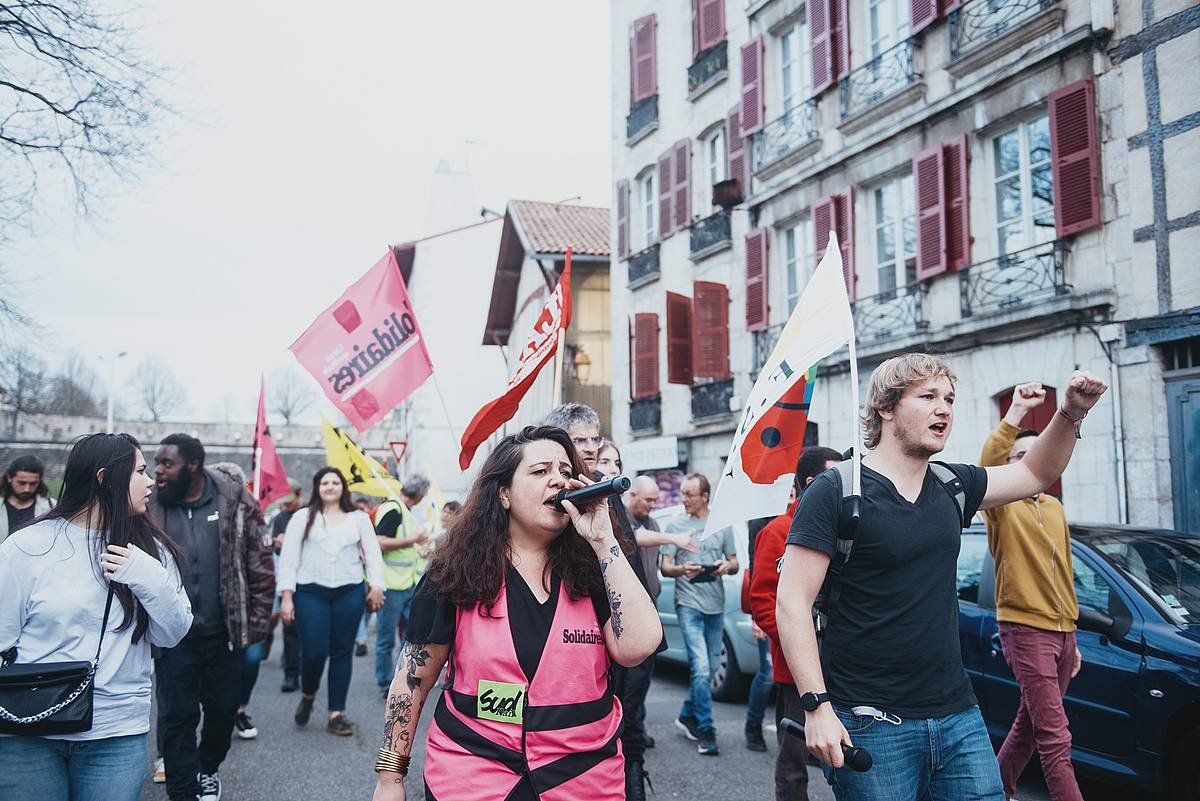 Erretretaren erreformaren kontrako protesta bat, ostegunean, Baionan. GUILLAUME FAUVEAU