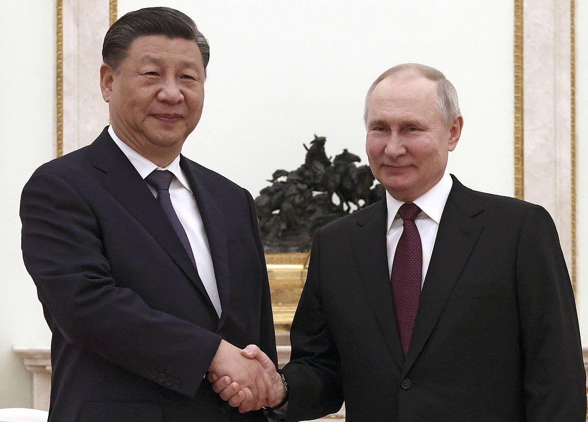 Xi eta Putin, Moskun egin duten bileran. SERGEI KARPUHIN / SPUTNIK / KREM