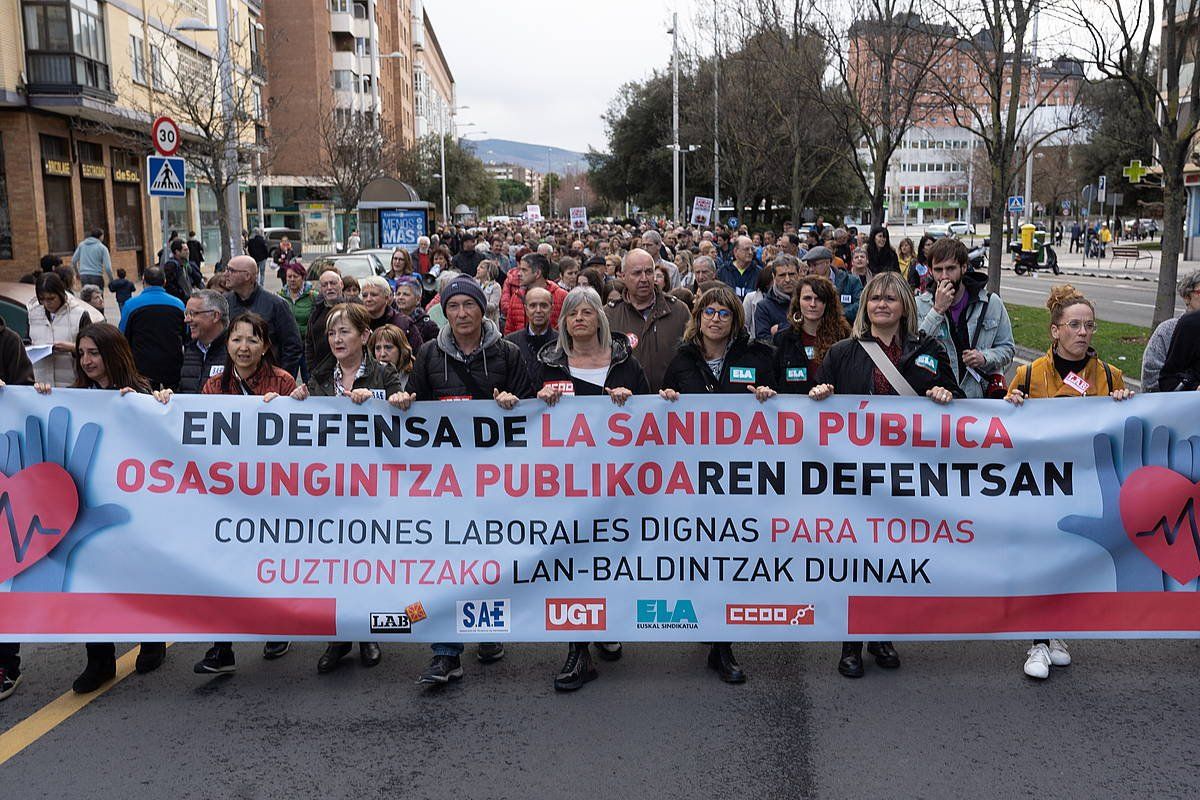 Nafarroan osasun publikoaren aldeko manifestazio sindikala, pasa den asteburuan, Iruñean. JAGOBA MANTEROLA / FOKU