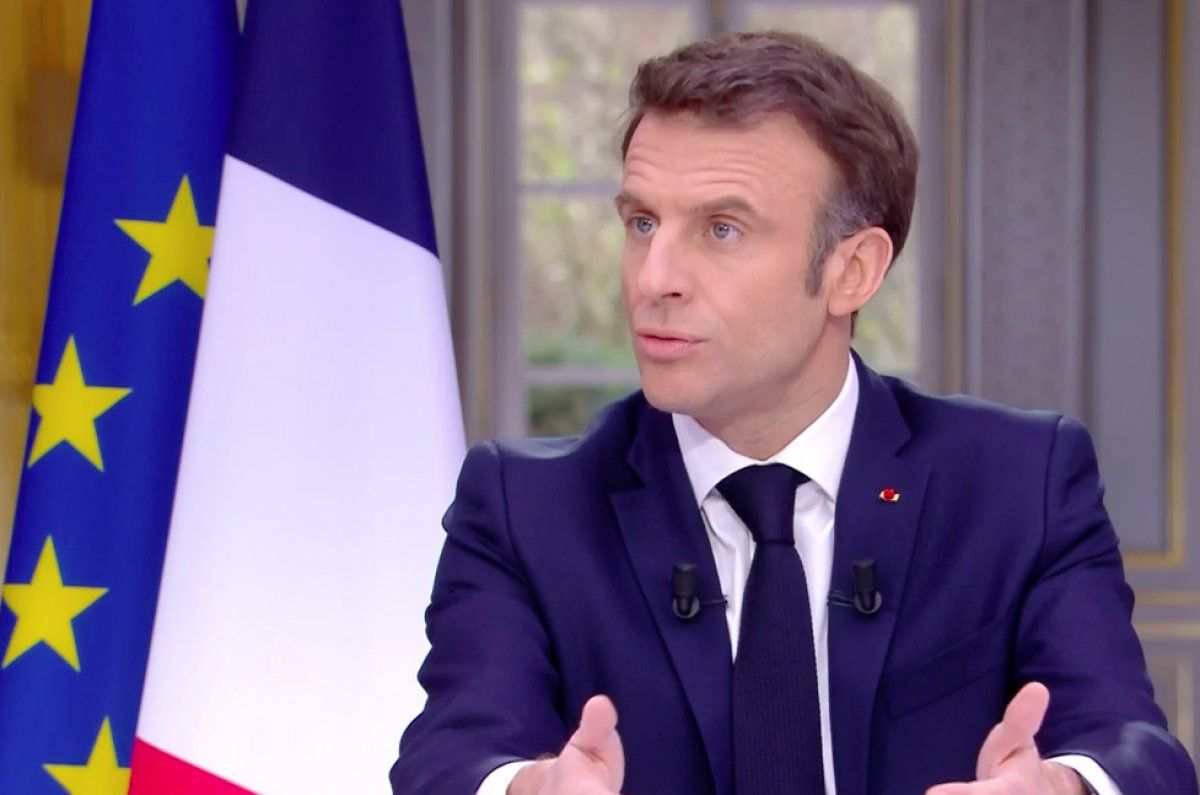 Emmanuel Macron Frantziako presidentea, TF1 eta France 2 kateei gaur eman dien elkarrizketan. BERRIA