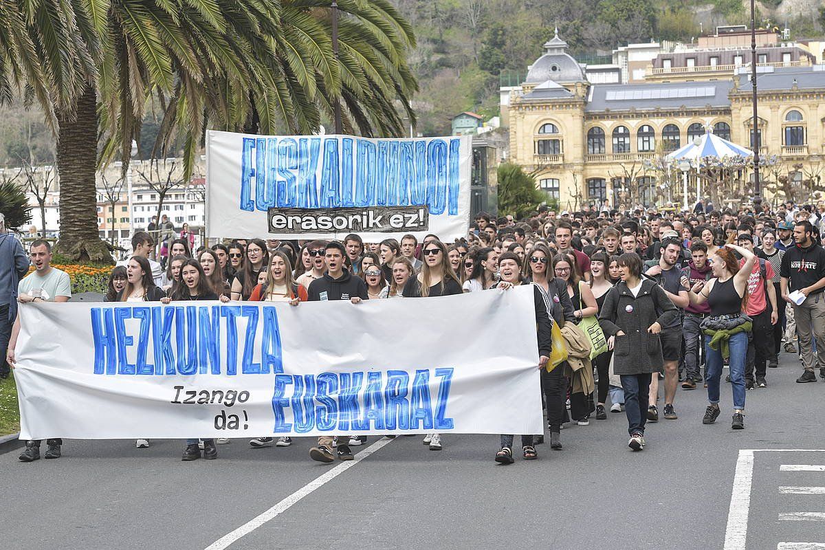 Euskarazko hezkuntzaren aldeko Donostiako mobilizazioa, gaur. FOKU