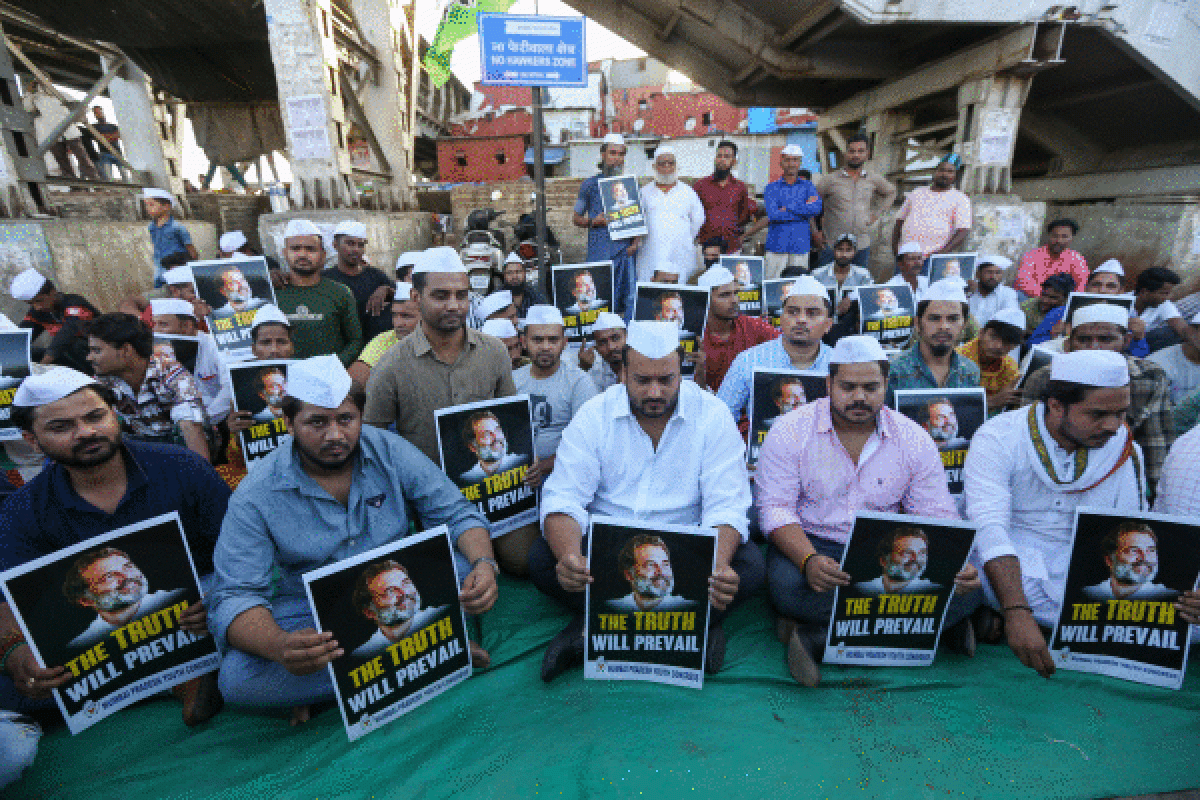 Rahul Ghandi Indiako oposizioko buruaren aldeko protesta isila, gaur goizean, Mumbain. DIVYAKANT SOLANKI / EFE