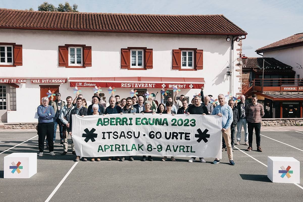 Itsasun aurkeztu dute Bagia prozesuaren baitan egingo den Aberri Eguna. GUILLAUME FAUVEAU