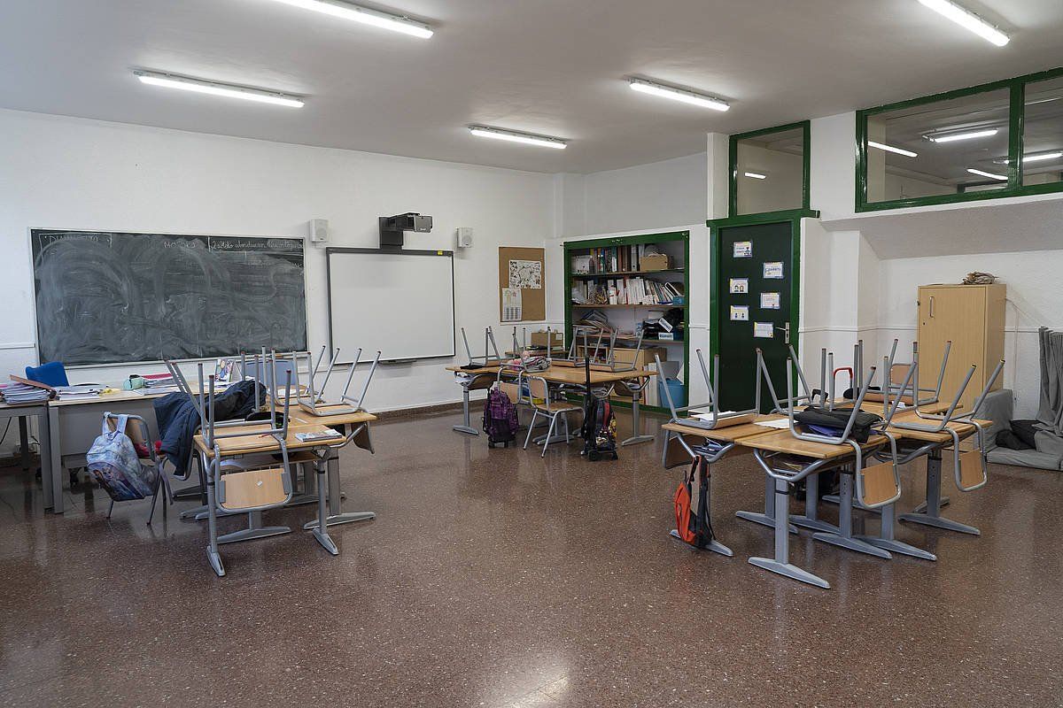 Ikasgela bat hutsik, artxiboko irudi batean. RAUL BOGAJO / FOKU