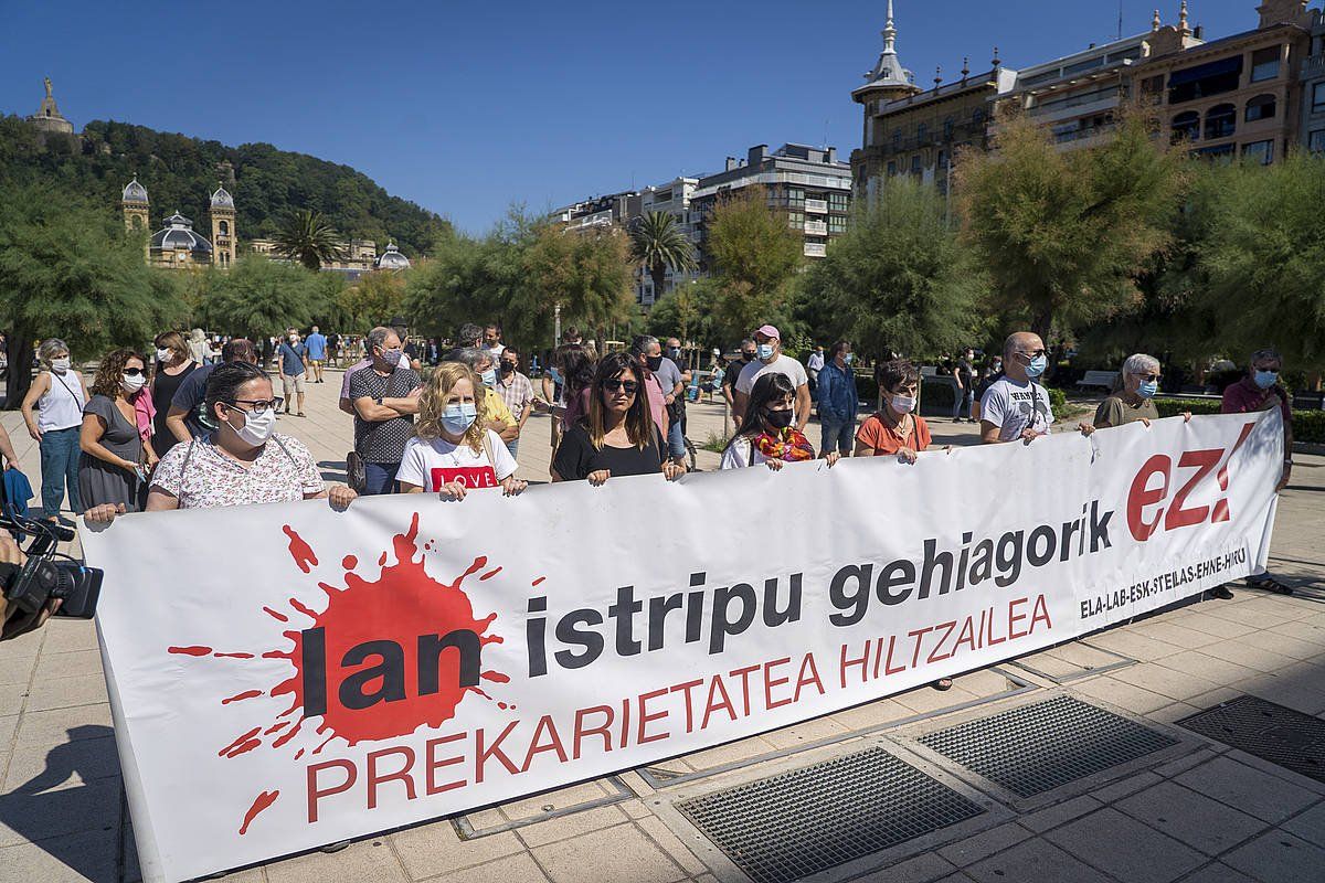 Lan heriotza bat salatzeko elkarretaratzea, Donostian, artxiboko irudi batean. GORKA RUBIO / FOKU