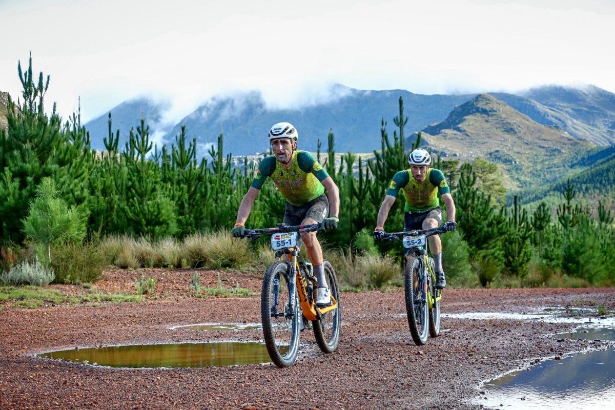 Haimar Zubeldia eta Julen Zubero, Cape Epiceko etapetako batean. SPORTOGRAF