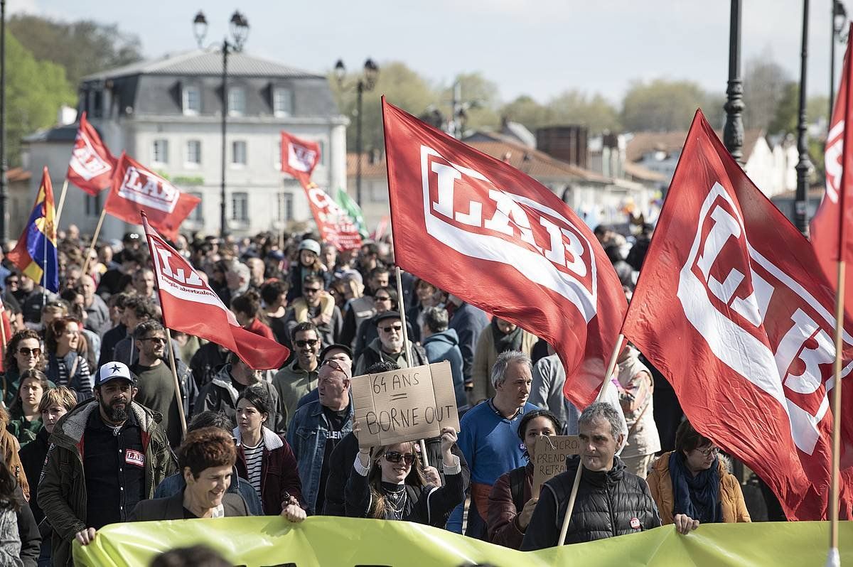 Erretreten erreformaren aurkako manifetazioa Baionan, LABen blokea. PATXI BELTZAIZ