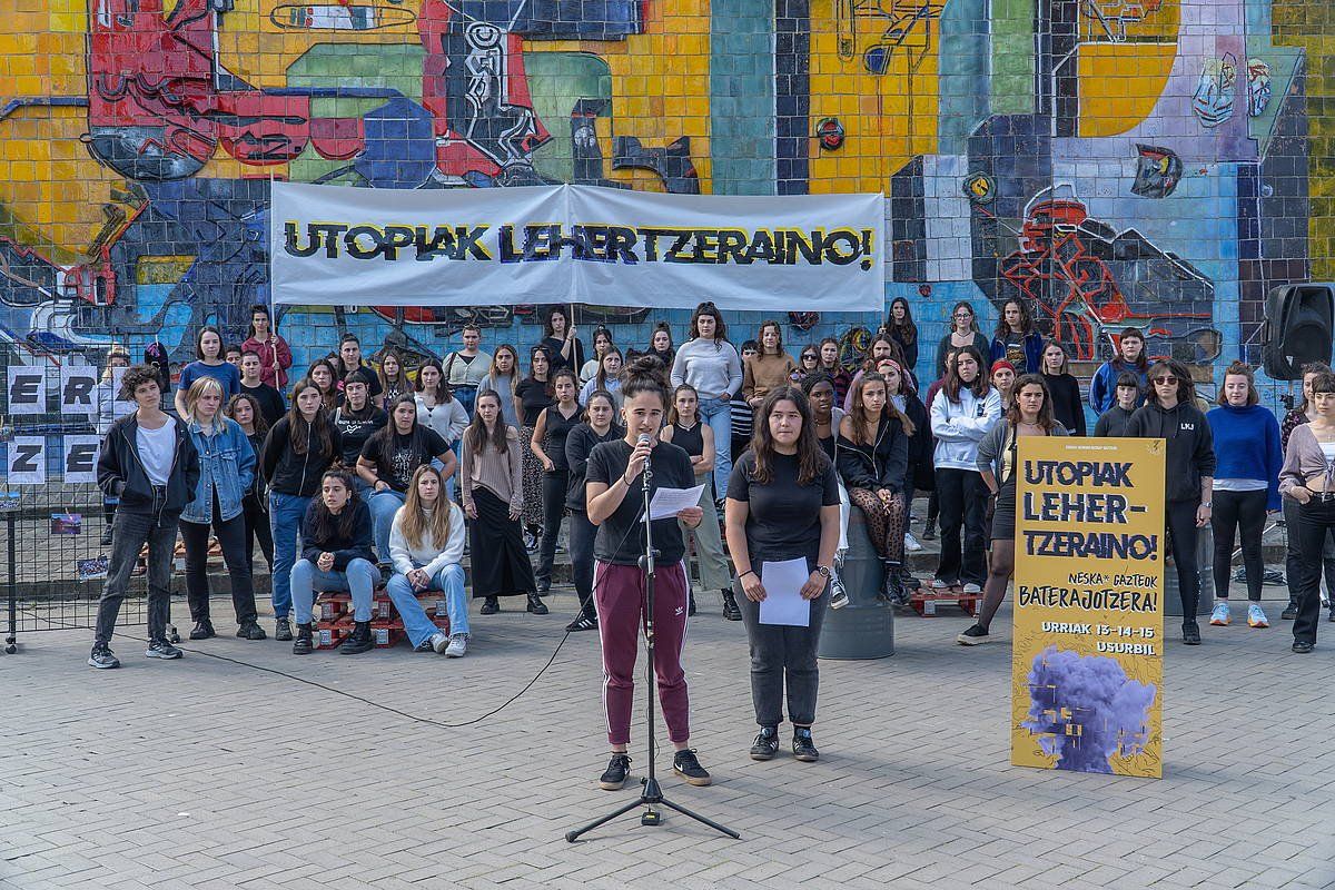 Euskal Herriko Neska* Gazteek Baterajotzea aurkeztu dute. ANDONI CANELLADA / FOKU