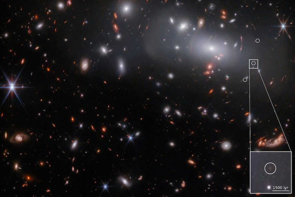Galaxia nano urrunaren hiru irudiak, hiru borobiletan. ESA/WEBB, NASA & CSA, P. KELLY