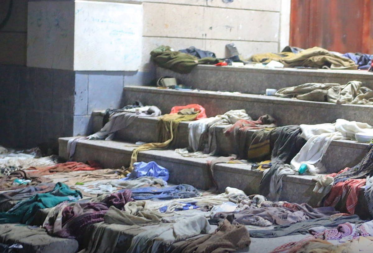 Pilaketaren ondorioz hil direnen hilotzak. HOUTHI MEDIA CENTER / EFE