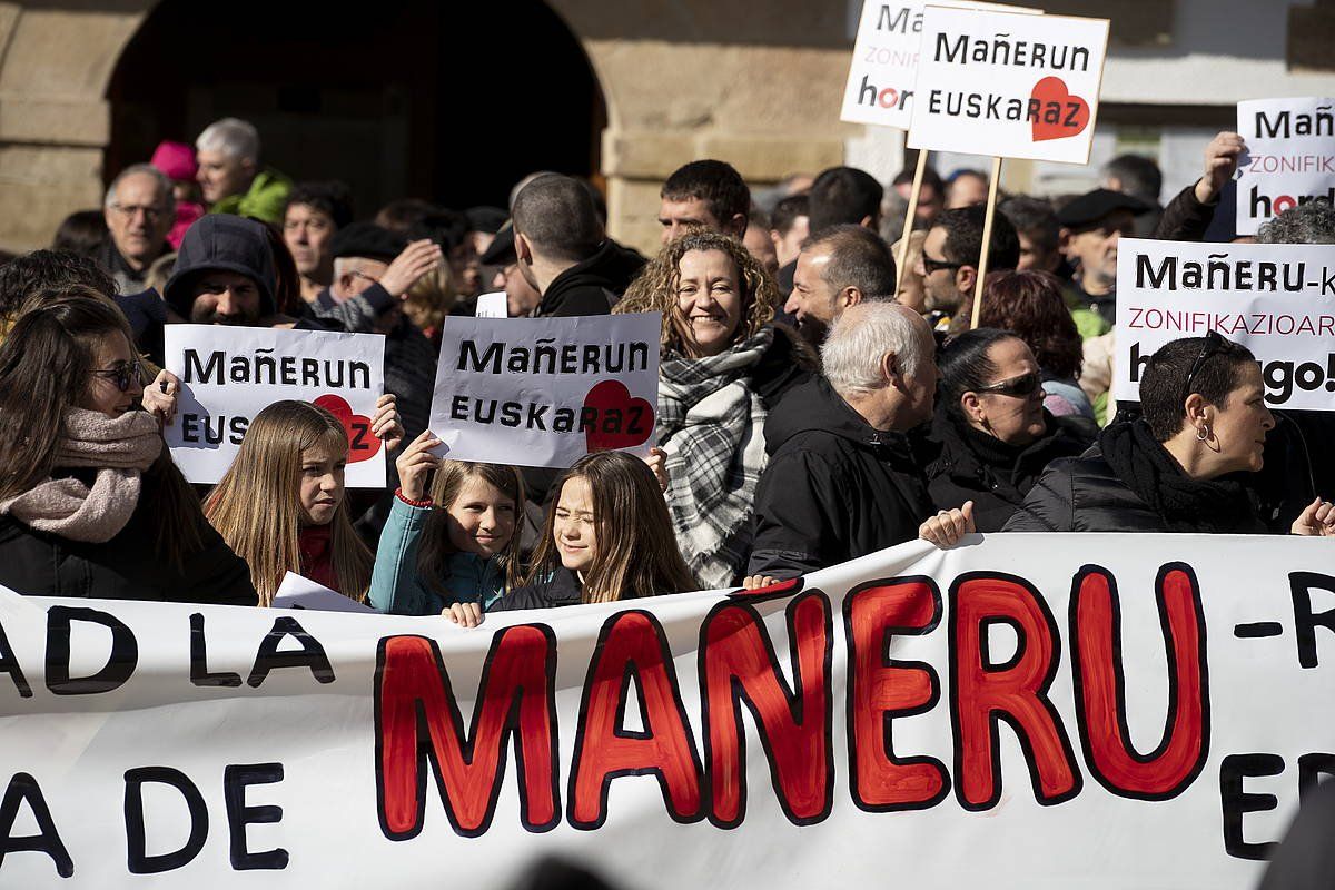 Ofizialtasunaren aldeko eta zonifikazioaren aurkako elkarretaratzea, Mañerun (Nafarroa). IÑIGO URIZ / FOKU