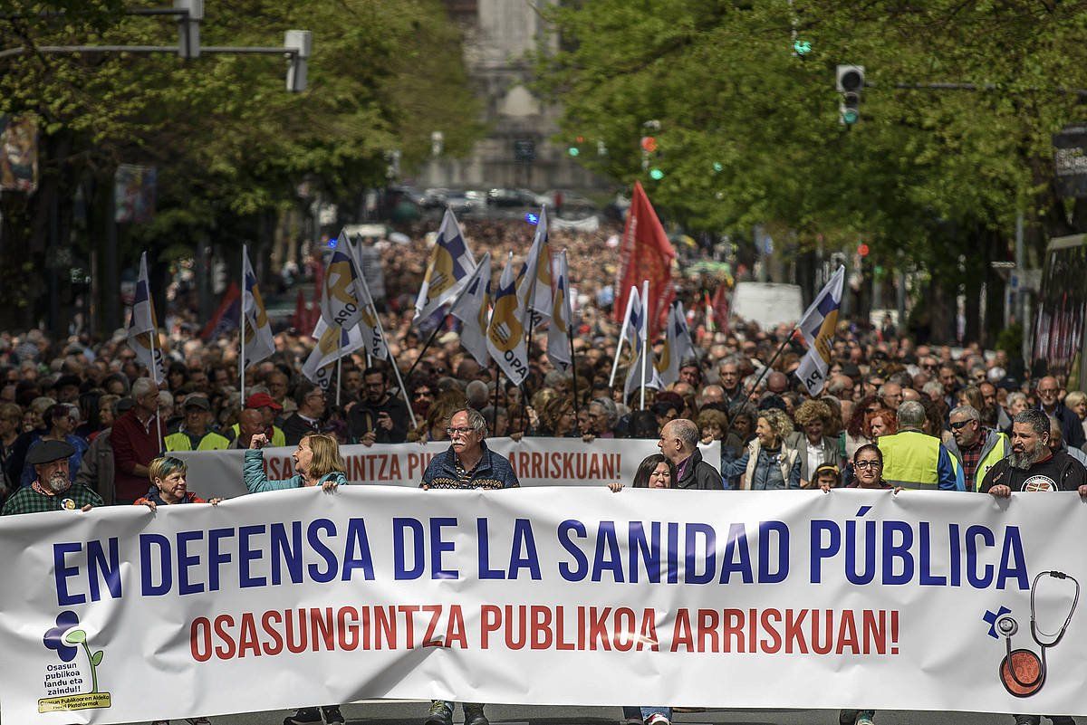 Bilboko Kale Nagusia gurutzatu duen manifestazioa. JESUS ZORRILLA / EFE