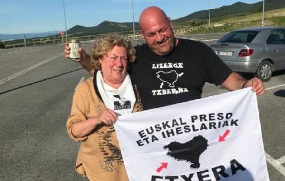 Asier Ezeiza, Zaballan (Araba), libre geratu ostean. BERRIA