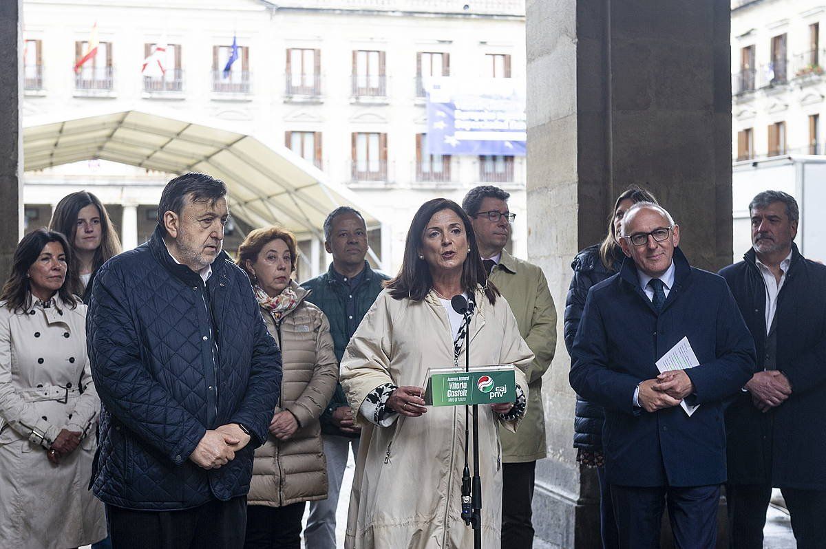 EAJren ekitaldia, gaur, Gasteizko Plaza Berrian. JAIZKI FONTANEDA/ FOKU EAJren ekitaldia, gaur, Gasteizko Plaza Berrian. JAIZKI FONTANEDA/ FOKU