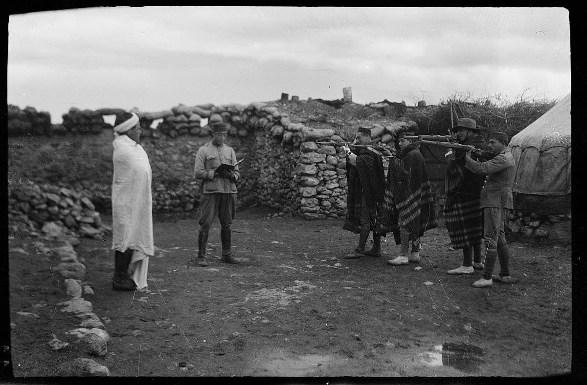 Eustaquio Berriotxoa gerra argazkilariak 1923 inguruan Rifeko gerran ateratako argazkietako bat. EUSTAQUIO BERRIOTXOA