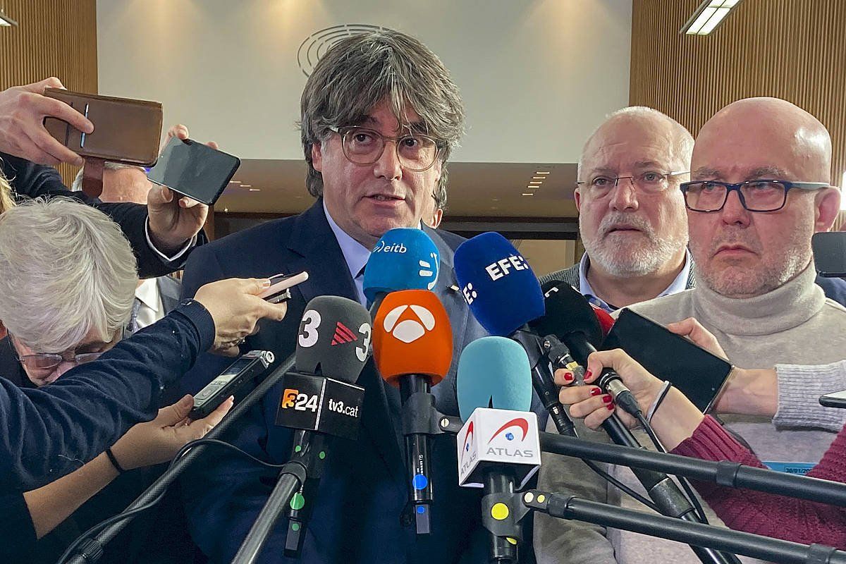 Carles Puigemont Kataluniako presidente ohia, joan den urtarrileko agerraldi batean. LEO RODRíGUEZ, EFE