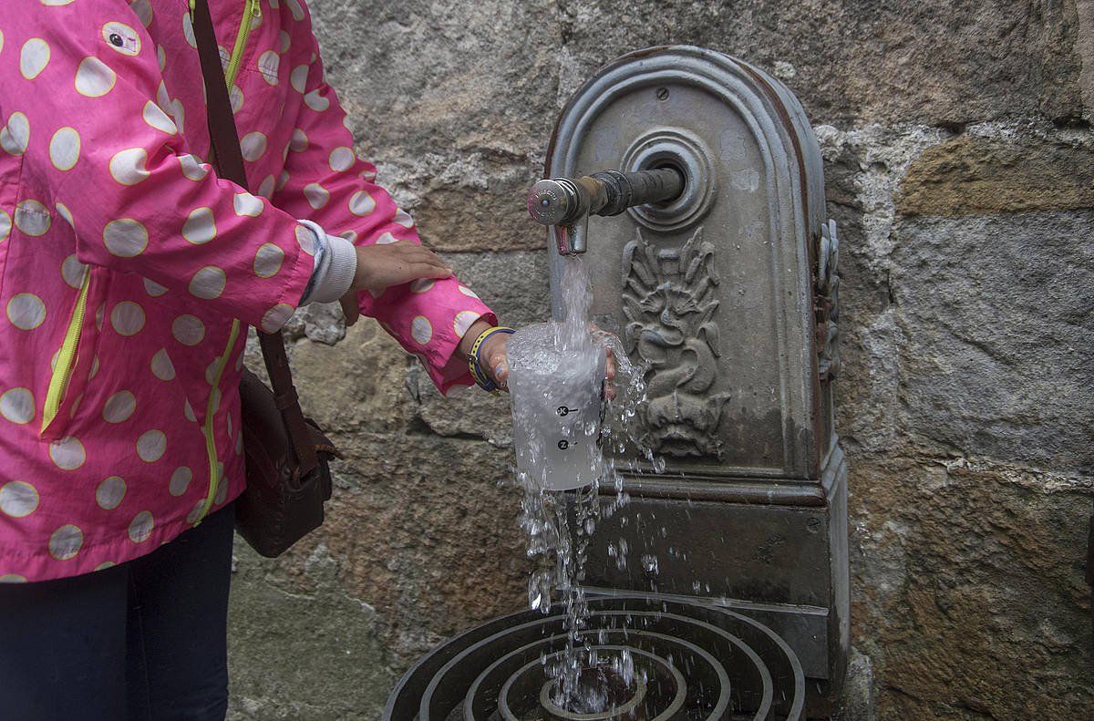 Herrietako obrek uraren kalitatea hobetuko dute. ANDONI CANELLADA / FOKU