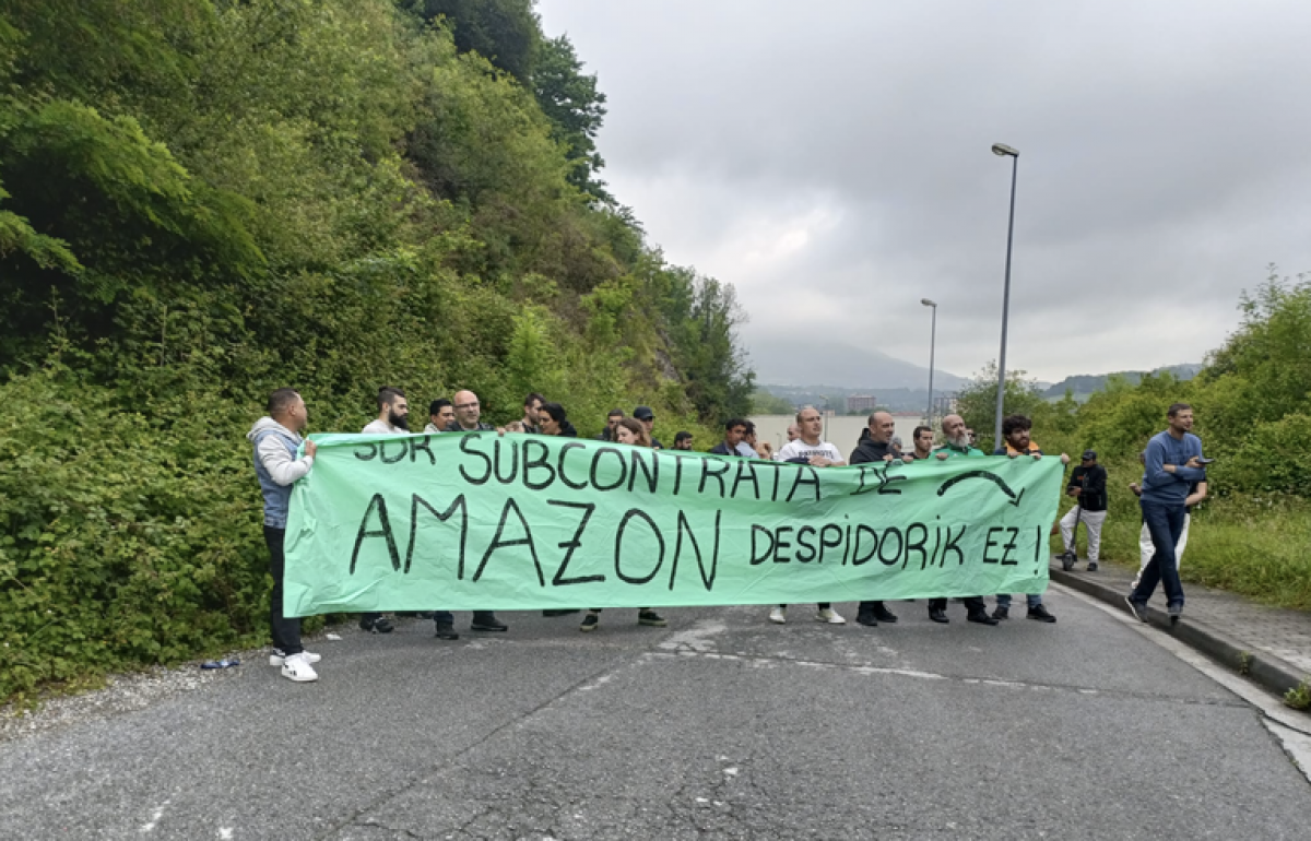 Amazonek azpikontratatutako langileak protestan. ELA