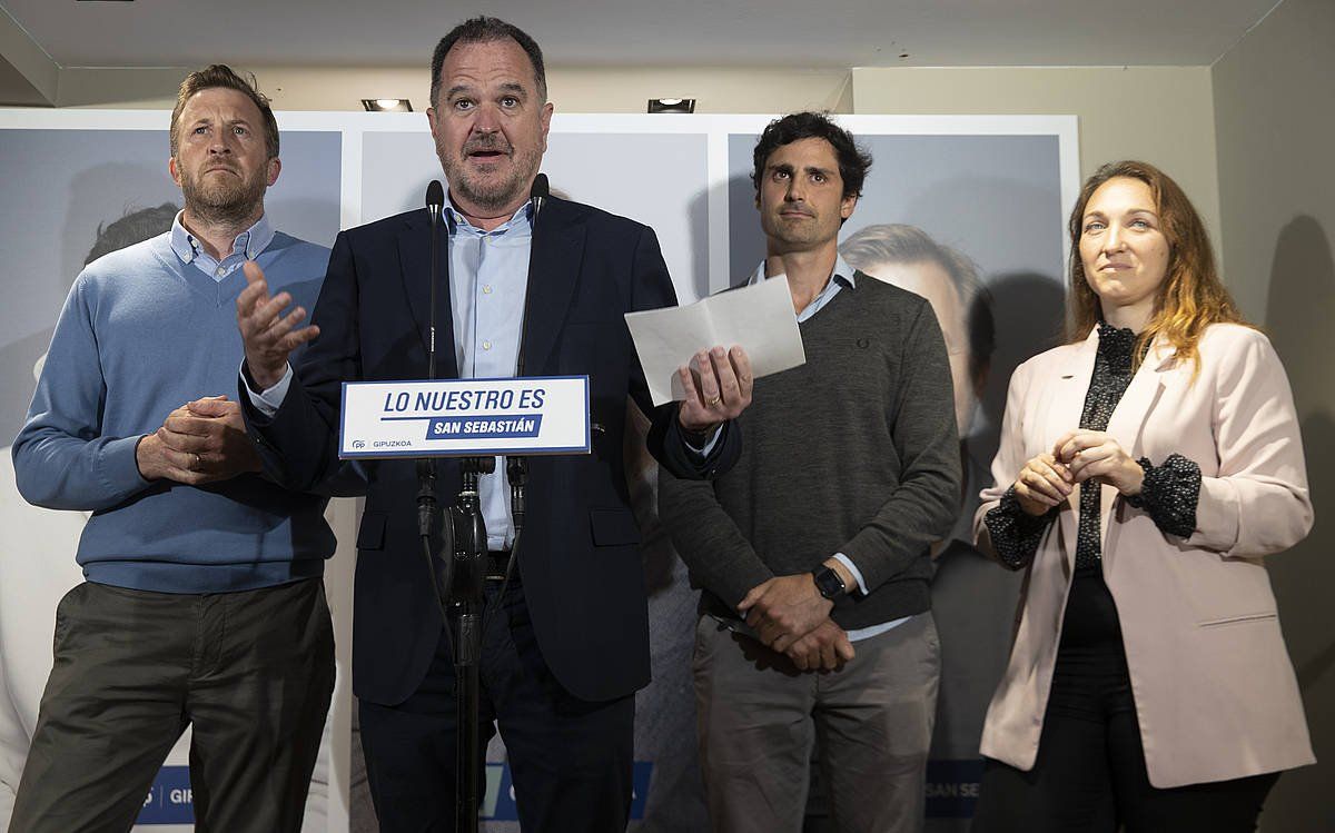 Borja Corominas, Carlos Iturgaitz, Mikel Lezama eta Muriel Larrea PPko buruak, artxiboko irudian. JAVIER ETXEZARRETA/ EFE