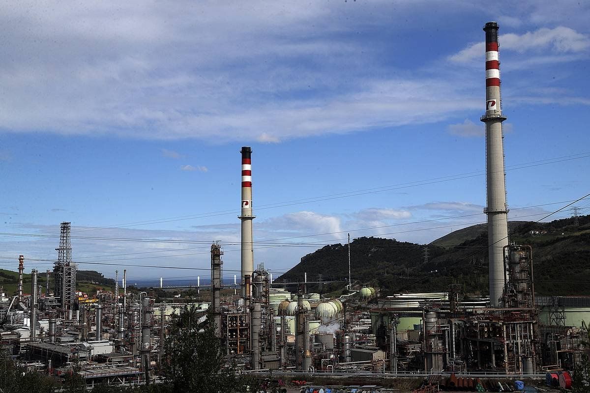 Petronorrek Muskizen duen findegia. LUIS TEJIDO / EFE