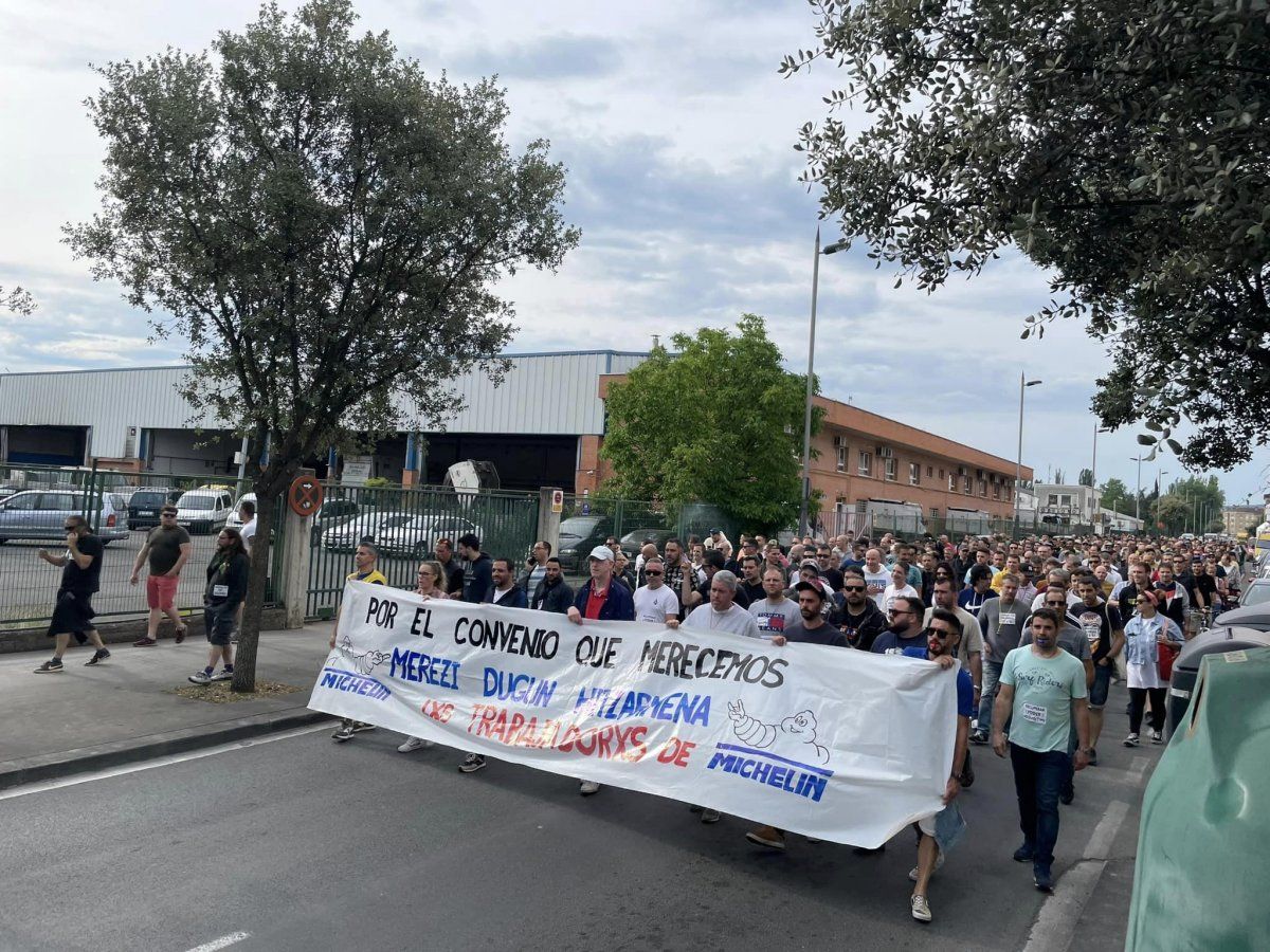 Protesta jendetsuak egin dituzte asteon Michelineko langileek. LAB SINDIKATUA