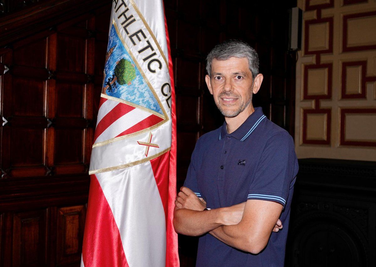 David Aznar, Athleticekin sinatu berritan. ATHLETIC CLUB