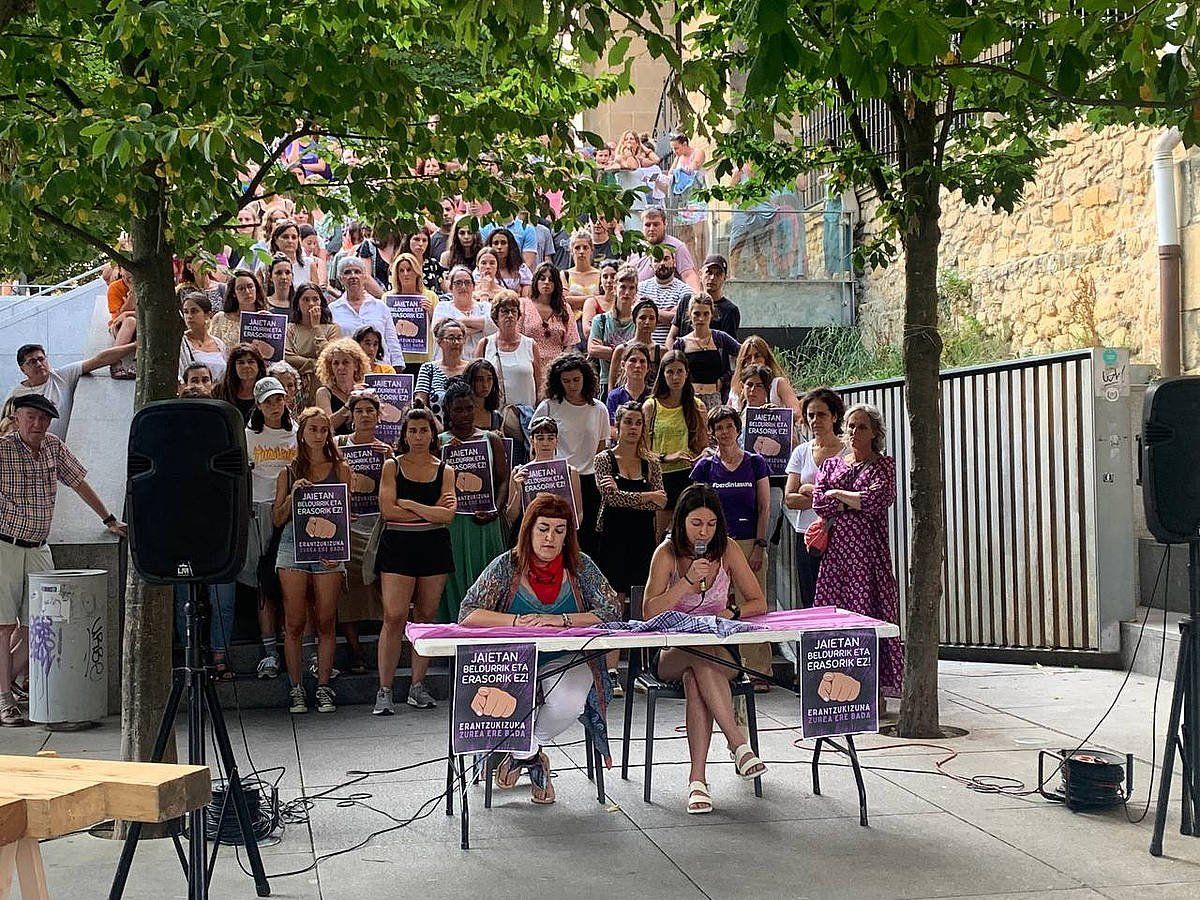Mugimendu Feministaren agerraldia, iaz, Algortako (Getxo, Bizkaia) festetan. MUGIMENDU FEMINISTA