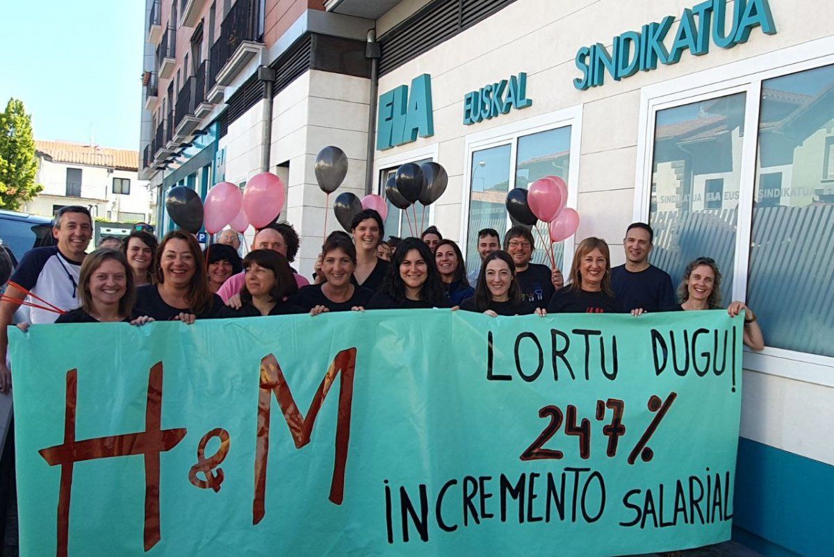 H&M-ko langileak akordio ospatzen. ELA - @ELASINDIKATUA