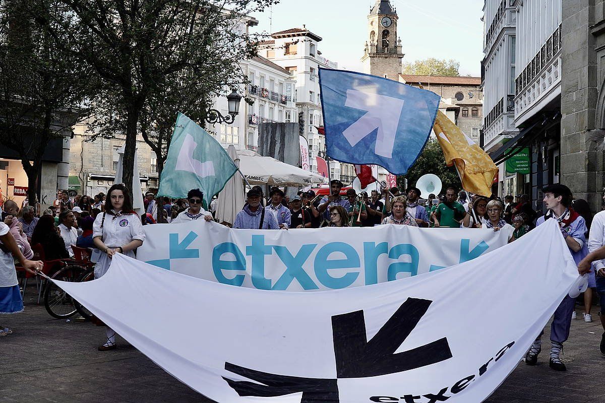 Manifestariak, Andre Mari Zuriaren plazatik ateratzen. MARISOL RAMIREZ/FOKU